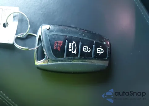 2016 Hyundai Azera z USA, uszkodzony, nr VIN KMHFG4JG3GA509539